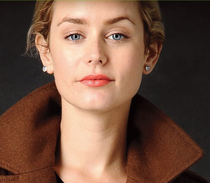 Thumbnail - Old Navy digital close up of woman fashion model